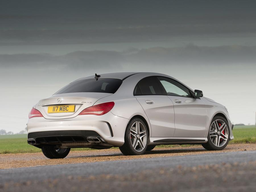  Mercedes-Benz CLA45 AMG 2013 года  (UK) (фото 8 из 30)
